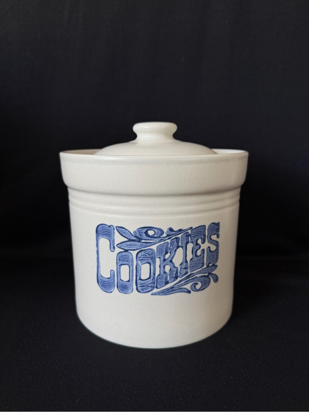 Cookie Jar - Pfaltzgraff Yorktowne 507